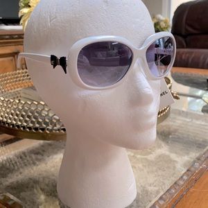 Gorgeous sunglasses! 🤍🤍🤍